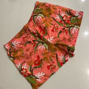 Women’s Size XL Columbia Sandy River II 5” inseam shorts, Salmon Magnolia Print.